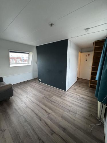 Zeer ruime studentenkamer in de Hoefstraat Tilburg centrum te huur