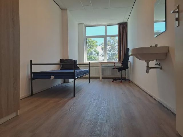Room (14.0 m²) for rent in Amsterdam (Coffijboomstraat 62, 1013 CG Amsterdam, Netherlands)