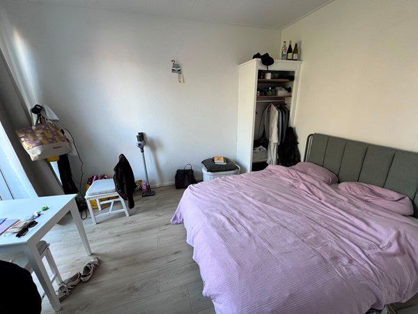 Te huur: Kamer aan Damsterdiep beschikbaar met balkon!