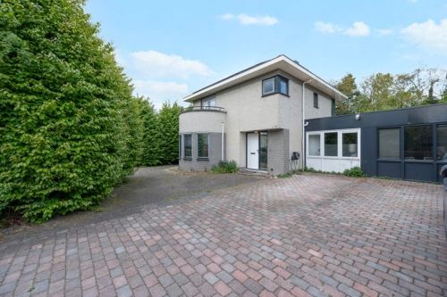 Villa, vrijstaande woning te huur in Almere