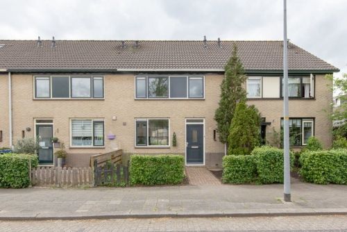 Eengezinswoning, geschakelde woning te huur in Almere