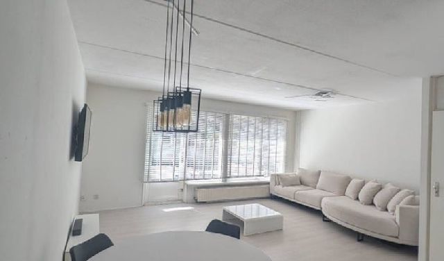 Eengezinswoning, tussenwoning te huur in Almere