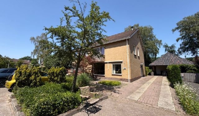 Eengezinswoning, 2-onder-1-kapwoning te huur in Enschede