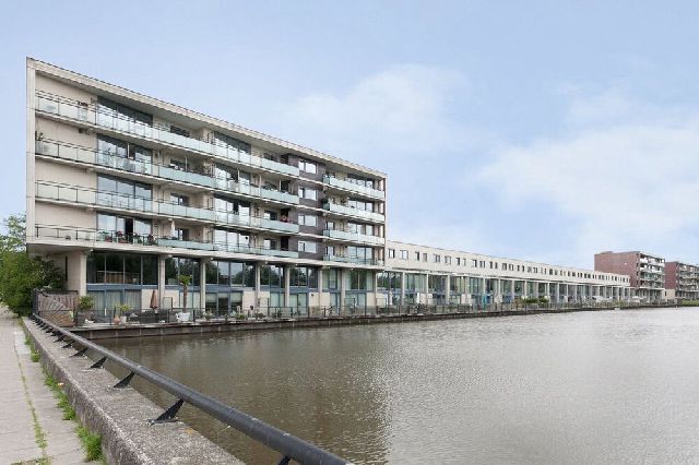 Galerijflat te huur in Almere