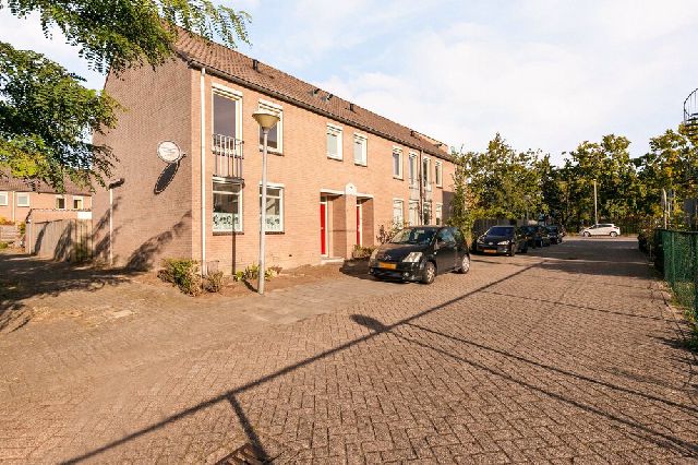 Eengezinswoning, 2-onder-1-kapwoning te huur in Eindhoven