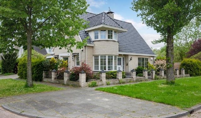 Villa, vrijstaande woning te huur in Almere