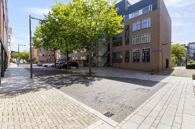 Portiekflat te huur in Almere