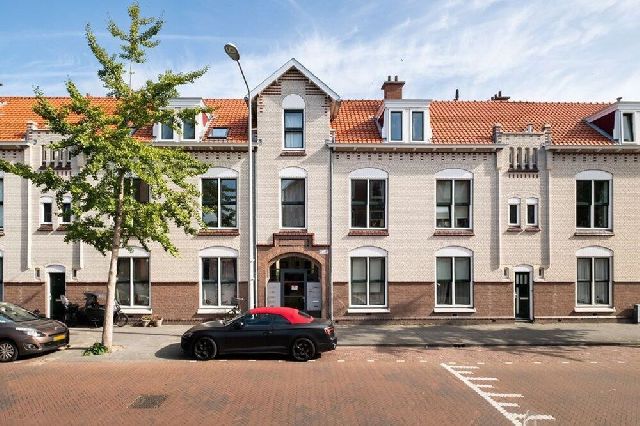 Bovenwoning (dubbel bovenhuis) te huur in Den Haag