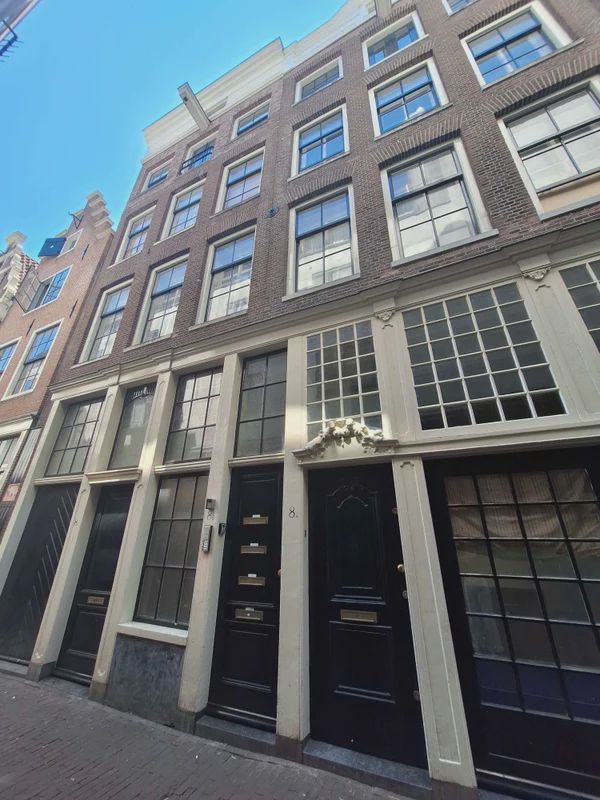 1012 HE Amsterdam (Burgwallen-Oude Zijde)