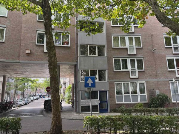 1051 AX Amsterdam (Staatsliedenbuurt)