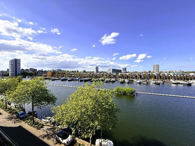 Zeeburgerkade 572 AMS-12892, 1019HR Amsterdam