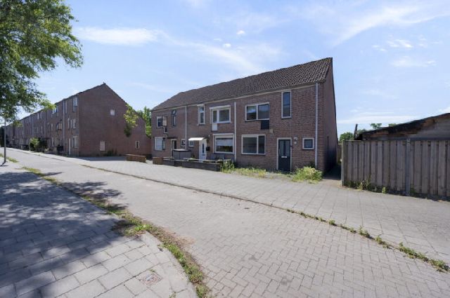 Hilversumpad 41, € 2100,- p/m Beschikbaar Almere