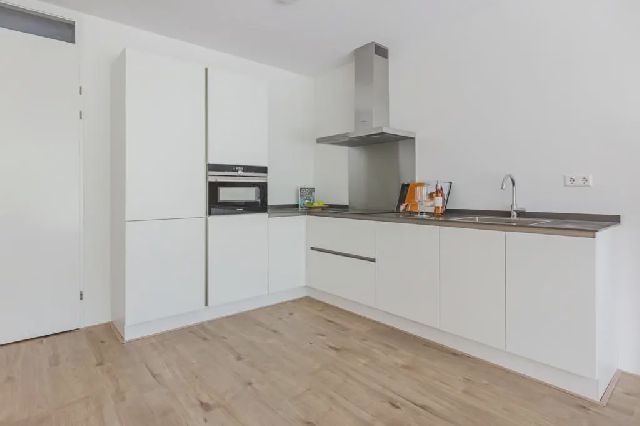 5-kamerwoning Averkamplaan in Utrecht € 1.390 per mnd, Huizen en Kamers, Direct bij eigenaar, Utrecht, Tussenwoning, Utrecht