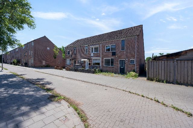 1324 SL Almere (Stedenwijk Midden-noord)
