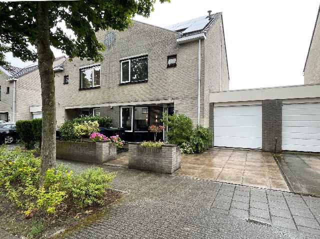 1326 BW Almere (Parkwijk Noordoost)