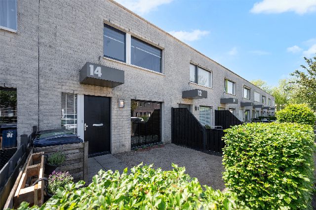 1328 TX Almere (Tussen de Vaarten Z.- Zuidoost)