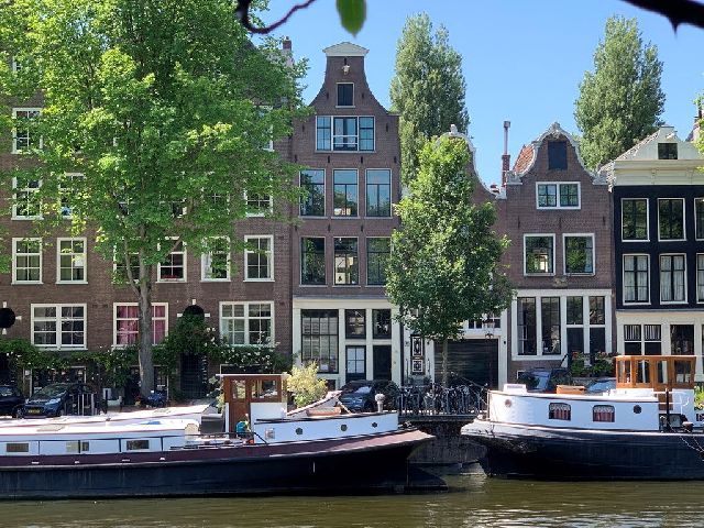1011 CC Amsterdam (Nieuwmarkt/Lastage)