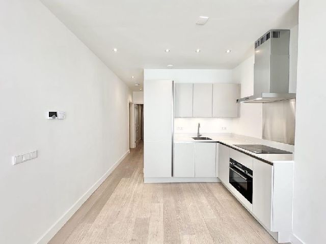 1051 VN Amsterdam (Staatsliedenbuurt)