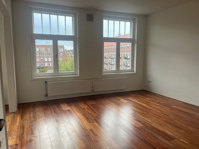 1058 NJ Amsterdam (Hoofddorppleinbuurt)