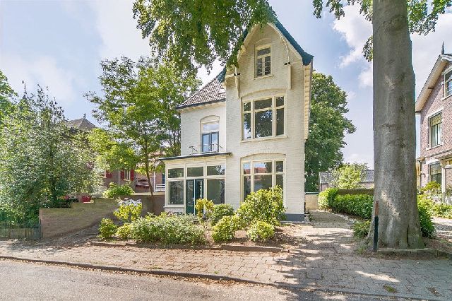 6881 NL Velp (Velp-Noord boven spoorlijn)