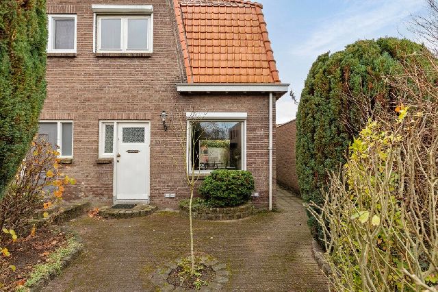 5583 CK Waalre (Ekenrooi)