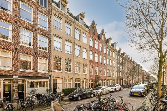 1051 BM Amsterdam (Staatsliedenbuurt)