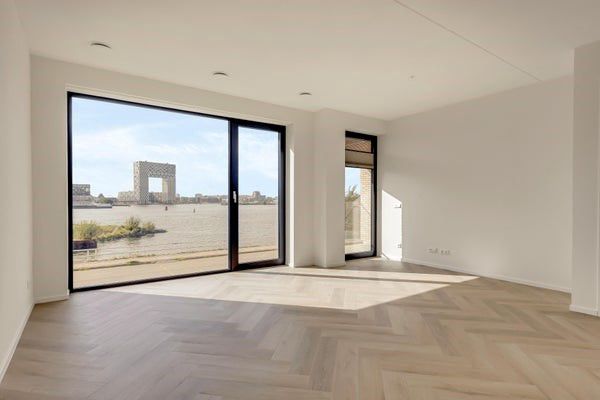 1031HX Amsterdam € 2.400,- /mnd